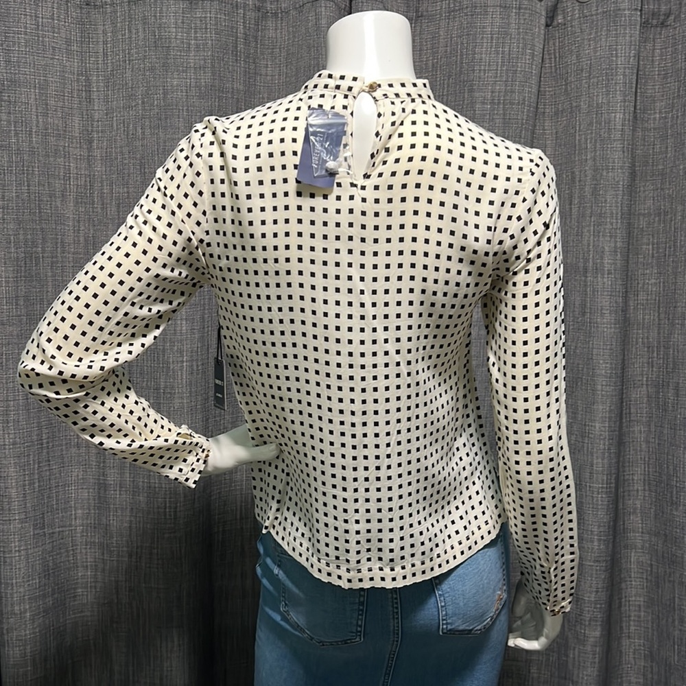 NWT Forever 21 Square Dot Geometric Printed Long Sleeve Neck Tie Blouse Small - Picture 3 of 11